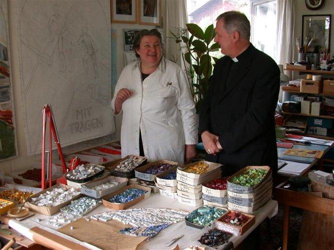 Besuch von Abt Raimund Schreier in der Werkst&auml;tte